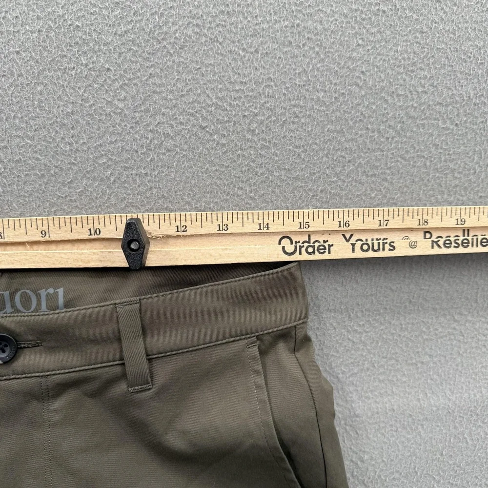 Vuori Pants Mens 28x30 (Fits 30/30) Green Slim Fit Stretch Performance Chino.